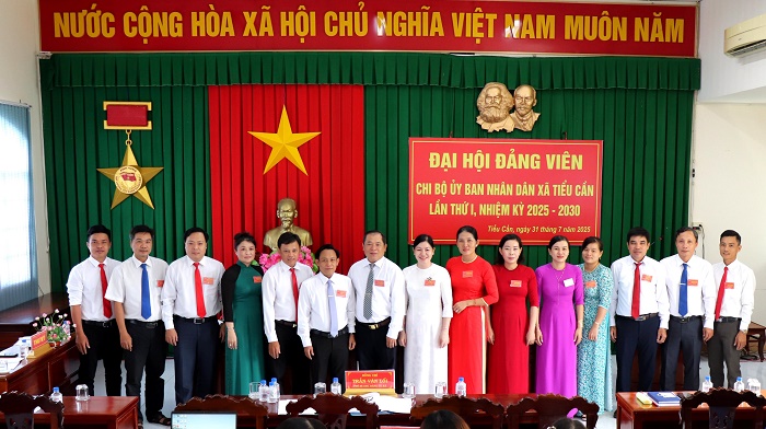 (Xã Tiểu Cần): Chi bộ UBND xã Tiểu Cần, Đại hội đảng viên lần thứ I, nhiệm kỳ 2025 - 2030