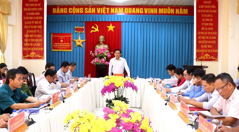 Tiểu Cần: Lấy ý kiến đóng góp dự thảo báo cáo chính trị của BCH Đảng bộ xã Tiểu Cần tại Đại hội đại biểu Đảng bộ lần thứ I, nhiệm kỳ 2025 - 2030