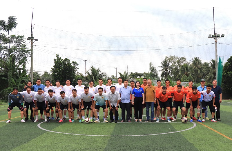 Tiểu Cần: Tổ chức giao hữu bóng đá và Pickleball