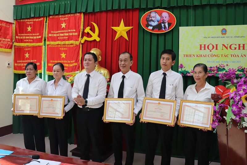 Tiểu Cần: Năm 2025 Tòa án nhân dân Khu vực 12 - Vĩnh Long đã thụ lý và giải quyết các loại vụ việc đạt 92,56%