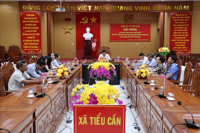Tiểu Cần: Tham dự hội nghị trực tuyến tổng kết công tác tổ chức xây dựng Đảng năm 2025