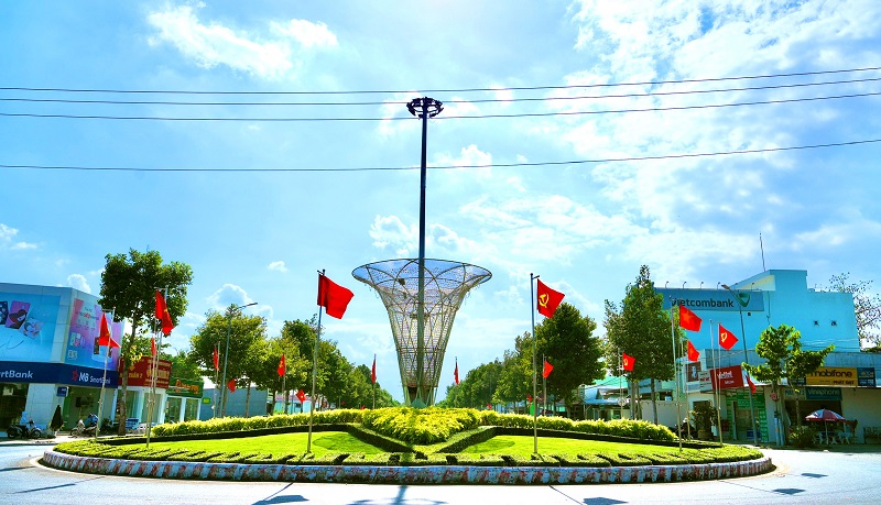 Tiểu Cần: Tăng cường lãnh đạo toàn diện thực hiện nhiệm vụ chính trị - xã hội năm 2026
