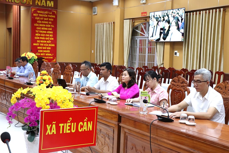 Tiểu Cần: Tham dự hội nghị trực tuyến tổng kết công tác Tuyên giáo và Dân vận năm 2025