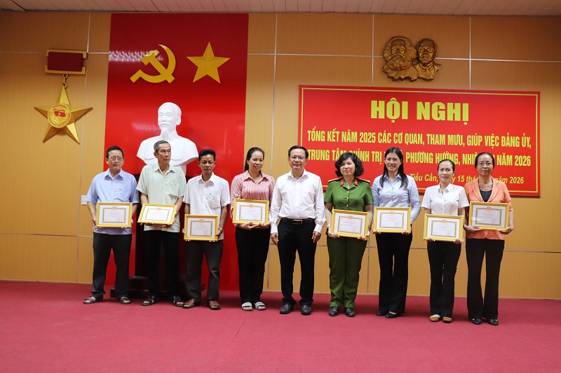 Tiểu Cần: Tổng kết công tác năm 2025 của các cơ quan tham mưu, giúp việc Đảng ủy