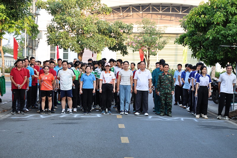 Tiểu Cần: 265 vận động viên tham gia Ngày chạy Olympic - vì sức khỏe toàn dân - vì An ninh Tổ quốc